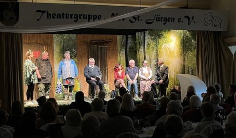 Mit viel Witz unf Humor überzeugen die Darsteller:innen das Publikum.