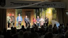 Mit viel Witz unf Humor überzeugen die Darsteller:innen das Publikum.