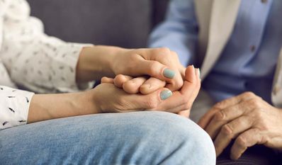 Trauerbegleiterin Edda Nolte weiß wie wichtig es ist, Trauernde über eine Beerdigung hinaus wirklich im Blick zu behalten.