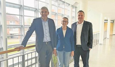 (v.l.) Torsten Rohde, Jessica Hügen und Manuel Reichel freuen sich auf die Zusammenarbeit.