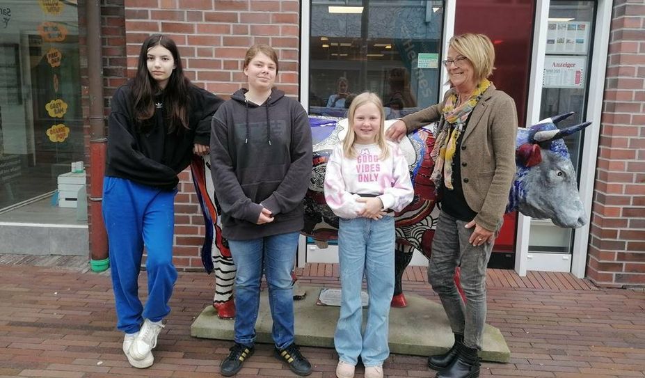 Emmy (v. li.), Lilia und Aileen waren mit Anzeiger-Mitarbeiterin Ellen Schuckert in der Stadt unterwegs und haben einiges entdeckt, das ihnen nicht gefällt