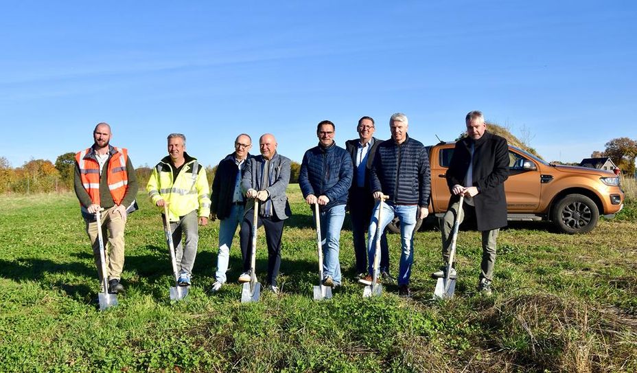 Die Initiatoren freuen sich auf das neue Feuerwehrhaus.