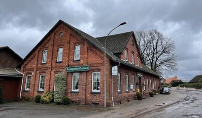 Wer sich vorstellen kann, den Landgasthof Oerding zu übernehmen, kann sich jederzeit im Gasthof melden.