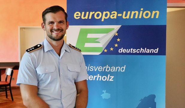 Hauptmann und Jugendoffizier Florian Kröger referierte über den „Krieg vor der Haustür“.