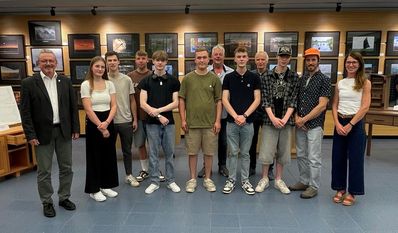 Die Absolventen sind stolz, dass ihre Arbeiten nun für alle Bürger sichtbar gemacht wurden.