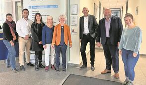 Schon Anfang des kommenden Jahres wird die Stadt mit ihren Akteuren um Bürgermeister Torsten Rhode (3. v. r.) in das Bundesprogramm aufgenommen.