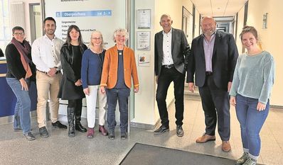 Schon Anfang des kommenden Jahres wird die Stadt mit ihren Akteuren um Bürgermeister Torsten Rhode (3. v. r.) in das Bundesprogramm aufgenommen.