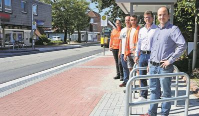 Freuen sich über die neue Barrierefreiheit (v. li.): Johanna Stelling, Christian Marquardt, B.Eng. Wael Youssef, Sascha Ringe und Tobias Bersch.