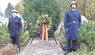 Kranzniederlegung in der Lucius-D.-Clay-Kaserne .