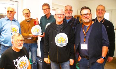 Besuch von den Repair-Café Kollegen aus Bremervörde-Oerel kamen zum gratulieren
