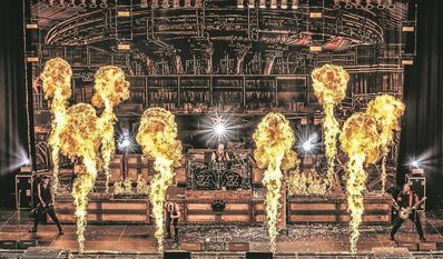 Die Bühnenshow ist ein besonderes Highlight der Show.