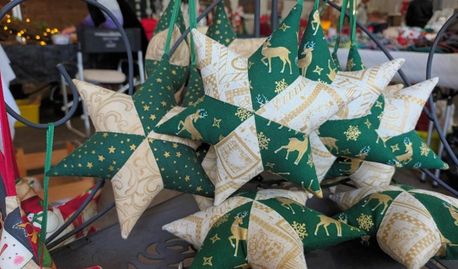 Selbstgenähte Dekokissen gehören auch zum Sortiment der Adventsausstellung.