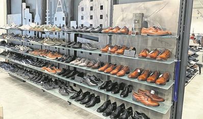Auch Herrenschuhe für schicke Anlässe führt das Schuhhaus Steffens.