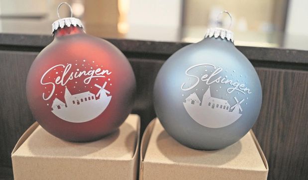 Die Selsinger Kugeln sind ein Hingucker an jedem Weihnachtsbaum.