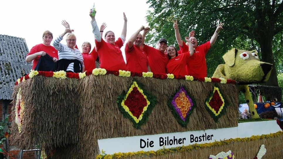 Der Festumzug ist auch in Ohlenstedt nicht wegzudenken. Am Sonntag um 13 Uhr stellen sich die Teilnehmer zum Fahren und Feiern in Bilohe auf. Foto: Archiv (ek)