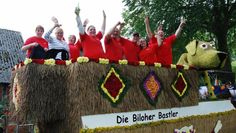 Der Festumzug ist auch in Ohlenstedt nicht wegzudenken. Am Sonntag um 13 Uhr stellen sich die Teilnehmer zum Fahren und Feiern in Bilohe auf. Foto: Archiv (ek)