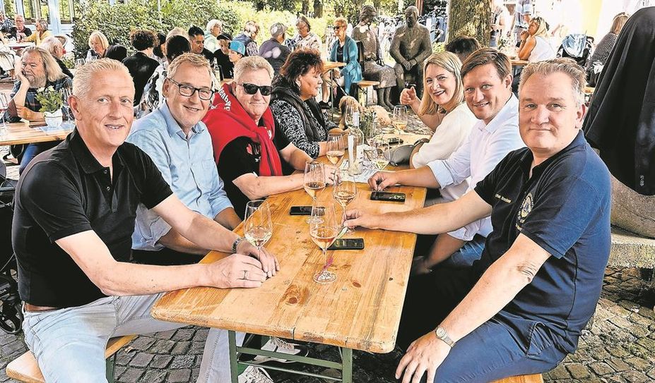 Das Organisationsteam war natürlich auch im letzten Jahr selbst vor Ort, um sich das Weinfest anzuschauen.