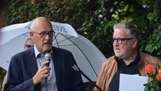 Hans-Gunnar Gustavsson (links) sprach über seine Mutter Anni Knipp-Gustavsson.