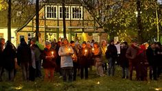 Kerzen leuchteten auf dem Rosa-Abraham-Platz in Worpswede.