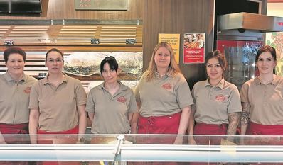 Das Bremervörder Team der Familienbäckerei Peters freut sich auf den Neustart in der Bahnhofstraße und erwartet die Kundinnen und Kunden ab Montagmorgen um 7 Uhr.