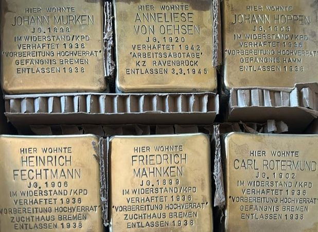 Die Stolpersteine erinnern an die Schicksale von sechs Menschen zur NS-Zeit.