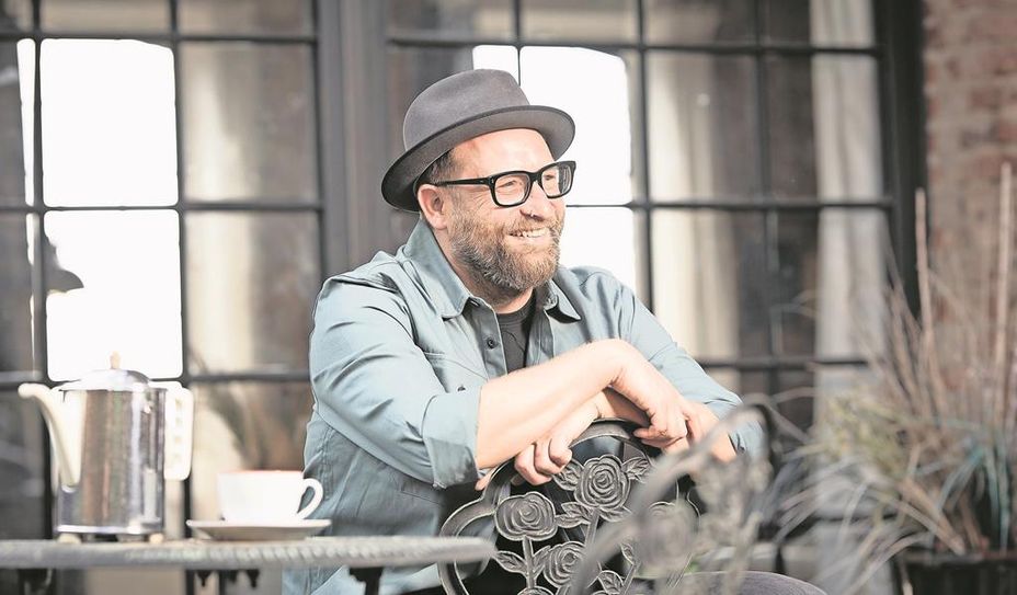 Gregor Meyles Versprechen: Zwei Stunden lang handgemachte Musik mit spürbarer Leidenschaft.