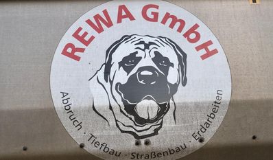 Firmenhund Keano ziert das Logo der Firma.