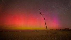 Polarlichter auf Borkum: Diese seltene Beobachtung konnte Andrea Stittig-Kramer auf ihrer letzten Reise machen. Jetzt berichtet sie bei einem AVL-Vortrag darüber.