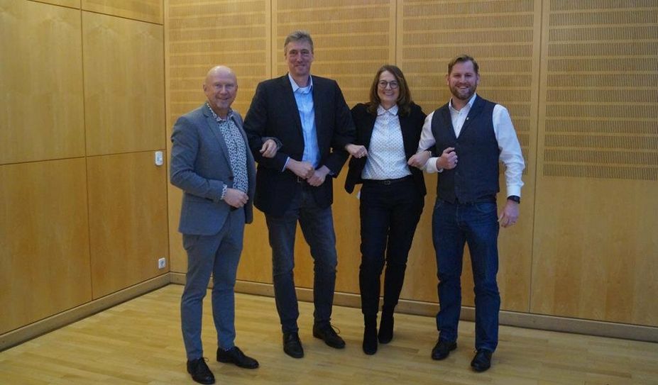 Zusammen stark für die Region Moorexpress Stader Geest (v. li.): Die Bürgermeister:innen Michael Hannebacher (Bremervörde), Stephan Meyer (Geestequelle), Ute Kück (Harsefeld) und Marc Breitenfeld (Gnarrenburg).