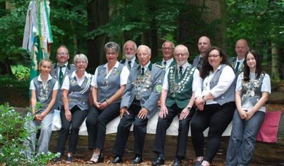Das amtierende Königshaus aus Lilienthal: Lucy Meyerdierks, Daniel von der Heyde, Anke Kohlmann, Tanja Wilke, Wolfgang Meyer Ludewig, Enno Schirmer, Harald Kohlmann, Helmut Stelljes, Christian Iwen, Wioletta Geffken, Kevin Wendelken und Fienja Ey.
