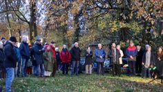 Die Veranstalter freuten sich, dass sich über 100 Menschen versammelten und den Rednern aufmerksam zuhörten.