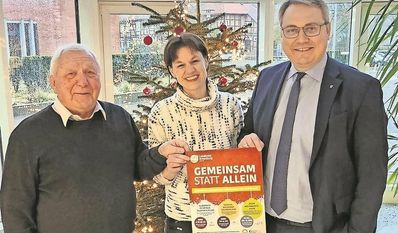 Hoffen, dass einsame Menschen sich die benötigte Hilfe holen: (v.l.) Helmut Sündermann vom Kreisseniorenrat, Ursula Seidler-Braun von „RoSe“ und Landrat Marco Prietz.