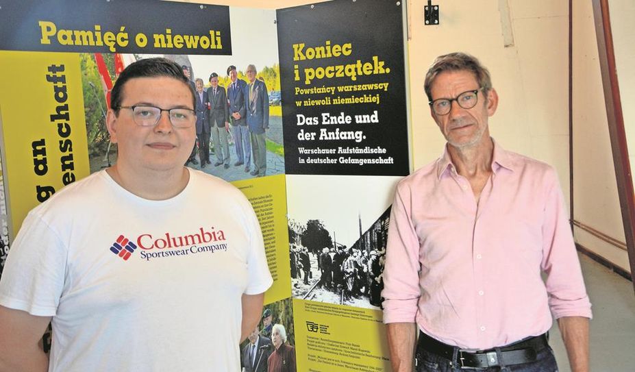 (v. l.) Jan Dohrmann und Gedenkstättenleiter Andreas Ehresmann leiteten mit Wortbeiträgen die Ausstellungseröffnung ein.