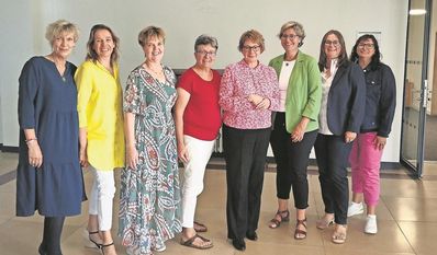 Innenministerin Daniela Behrens (pinke Bluse) zeigte sich beeindruckt von der Arbeit der Frauen in den Verbänden.
