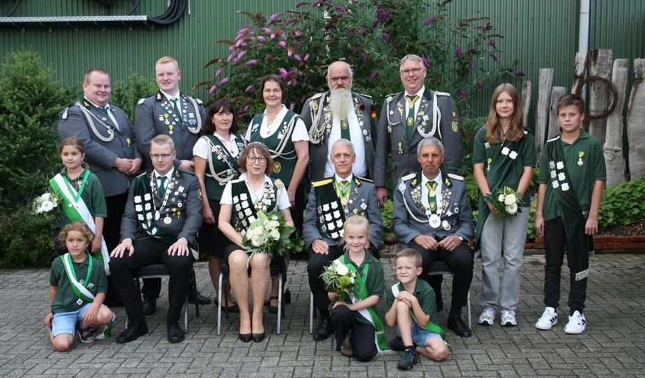 Das amtierende Königshaus freut sich auf ein spannenden und hoffentlich erfolgreiches Schützenfest.