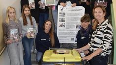 Schulleiterin Bettina Paquet (rechts) möchte auch in Zukunft mit der Organisation PETA zusammenarbeiten.