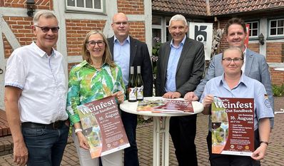 Die Organisatoren fiebern dem diesjährigen Weinfest entgegen. Die Service Clubs lassen die Einnahmen diese Mal dem THW zukommen.