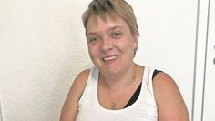 Constanze Gusek hat seit dem Abschluss ihrer Ausbildung mehr als 50 Bewerbungsversuche hinter sich - oft wird sie schon am Telefon weggedrückt.