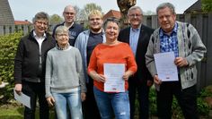 SPD-Mitglieder trafen sich bei Doris Brandt (3. v. re.).