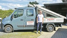 Dachdeckermeister Udo Jacobs erledigt zuverlässig alle Arbeiten rund ums Dach und kann dabei inzwischen auf mehr als 40 Jahre Erfahrung in dem Handwerksberuf zurückblicken.