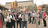 Am 10. September rollen ab 13 Uhr festlich geschmückte Erntewagen durch Kutenholz, bevor um 15.30 Uhr die Erntekrone übergeben wird.