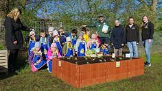 Die Kinder der DRK-Kindertagesstätte können schon bald ihr angepflanztes Gemüse ernten.