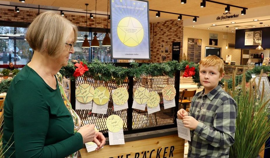 Monika Ulbrich und Enkel Piet Weingärtner.