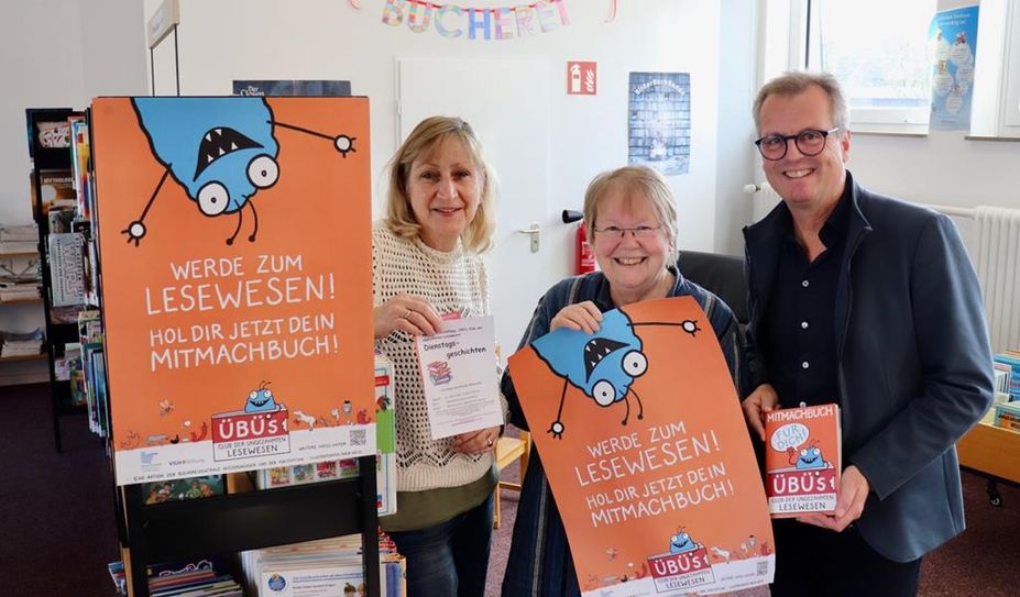 Evelin Meyer, Monika Weyers und Klaus Müller hoffen auf die Teilnahme vieler Lesewesen.