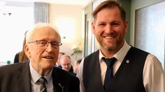 Zwei die sich mögen: Bundesverdienstkreuzträger Ernst-August Bayer (links) und Gnarrenburgs Bürgermeister Marc Breitenfeld.