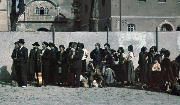 Sinti und Roma in Asperg 1940 vor ihrer Deportation durch die Nazis.
