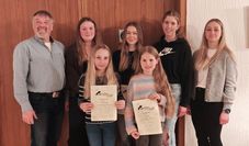 Die geehrten Mitglieder sind stolz auf ihre erbrachten Leistungen.