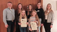 Die geehrten Mitglieder sind stolz auf ihre erbrachten Leistungen.