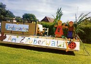 Der Erntefestumzug startet dieses Jahr in der Weide „Sandhauser Moor“, die Aufstellung erfolgt ab ab 12 Uhr.