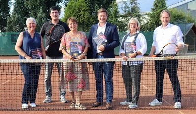 Voller Vorfreude: Eva John, Philip Nitzsche, Ute Goertz, Bürgermeister Kim Fürwentsches, Susanne Hogenkamp und Jens Themsen.